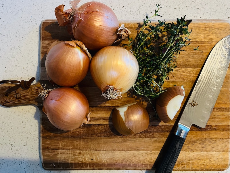 onions cutting board