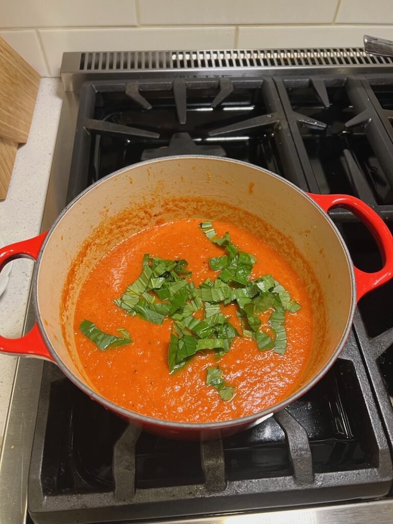 tomato basil bisque pot