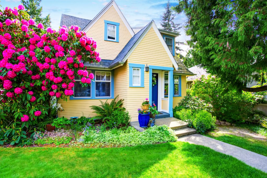yellow house blue trim
