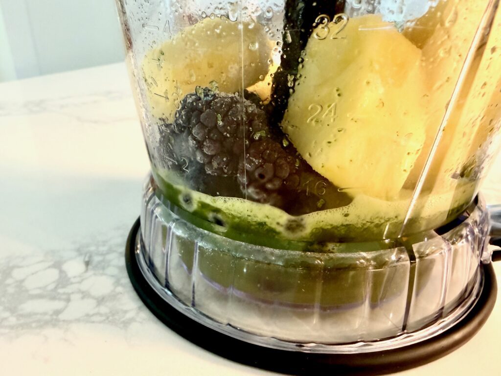 berry kale smoothie